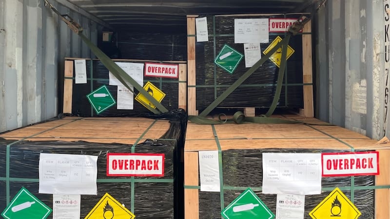 shipping-container-TG4UEF6PW5C33.jpg